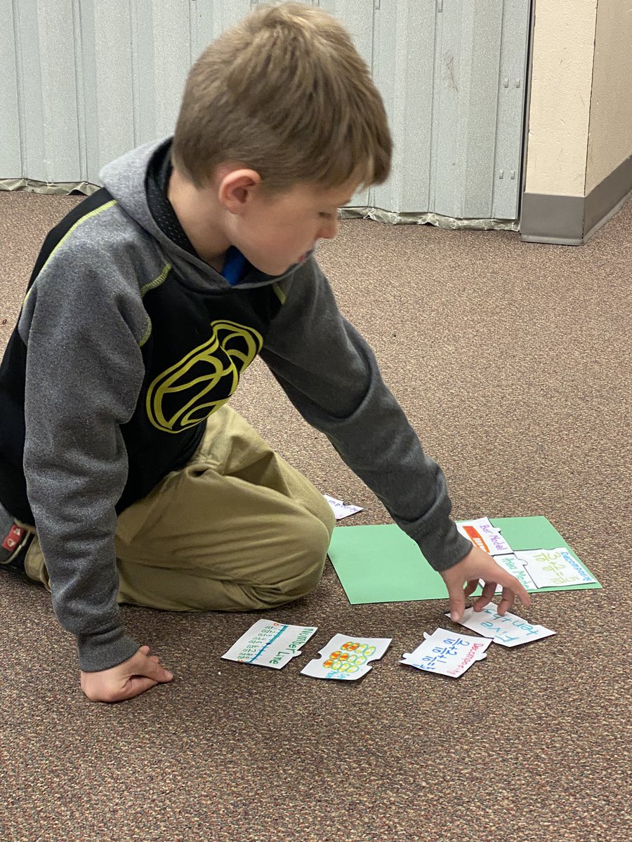 MrsGonzalezDCE's tweet photo. Students solving each other’s FRACTION PUZZLES! https://t.co/iukuVczgOQ