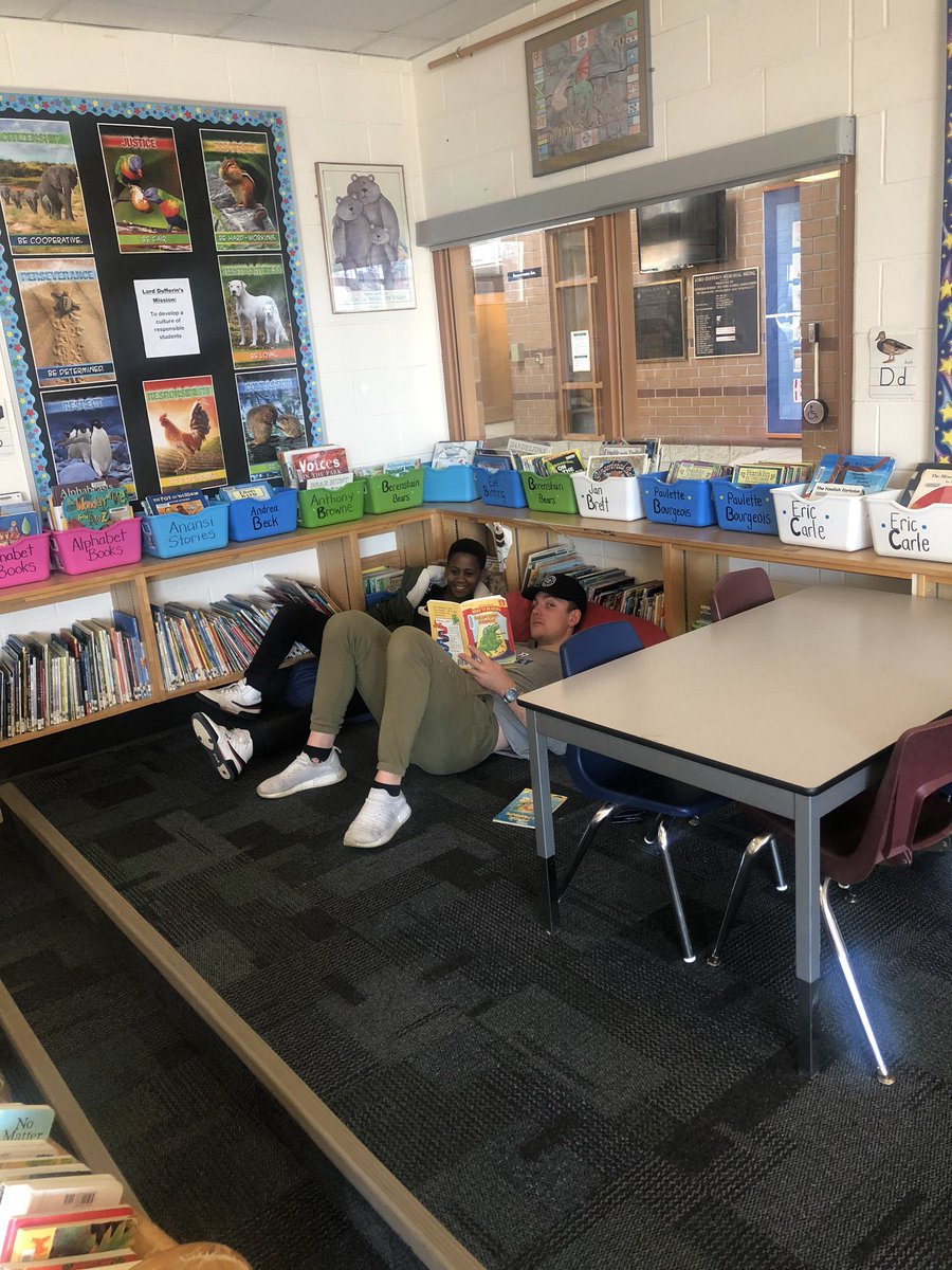 ThomasAndWaugh's tweet photo. @ryersonrams athletes volunteering @tdsb_lordduf reading program. Thanks @COPSandKIDSca for all your support with Successful Youth Club. https://t.co/EJhGtzNqHL