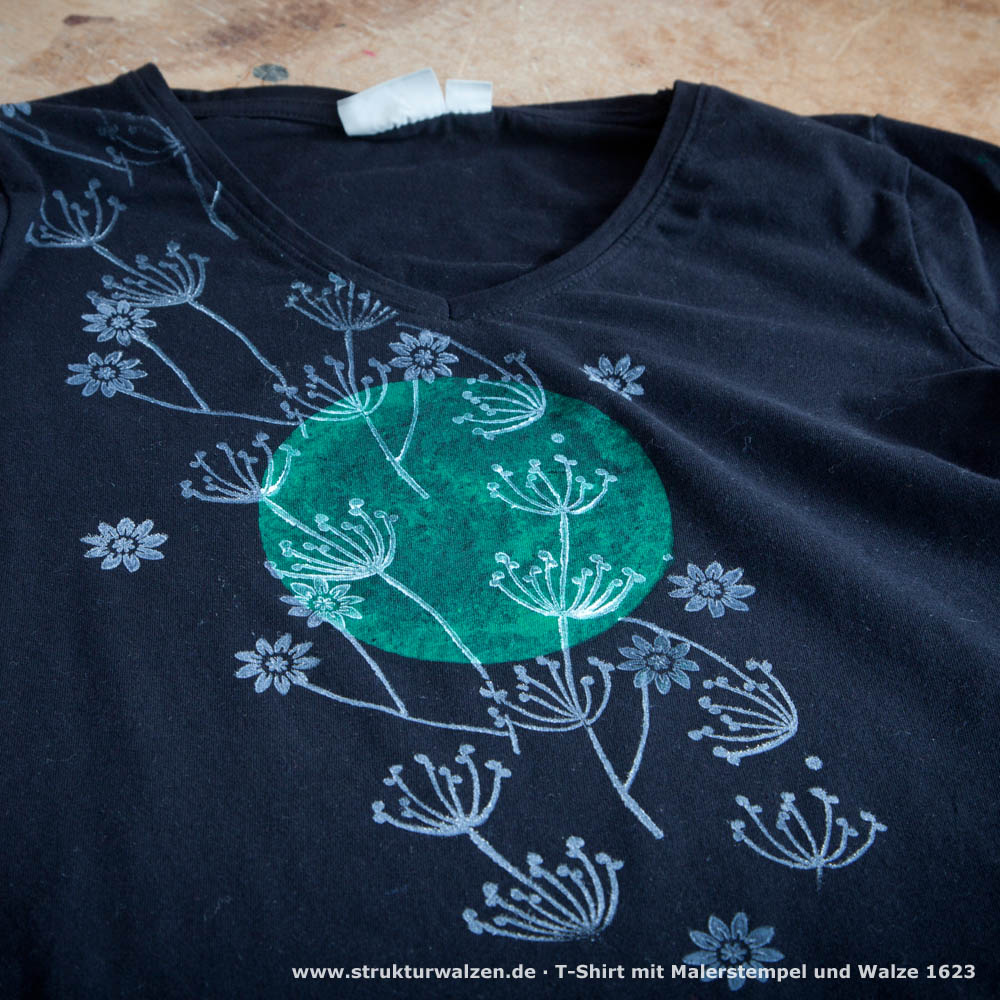 strukturwalzen's tweet photo. Und noch ein #TShirt für die #Triologie mit #Musterwalze 1623 ergänzt durch einen alten #Malerstempel ;O) .. https://t.co/pcHRrYM5TN
#textildruck #textiliendrucken #tshirtdruck #diy #selbstgemacht #selbstgedruckt #shirting #printing #stempeln #stempeldruck https://t.co/cPKCAMsLMy