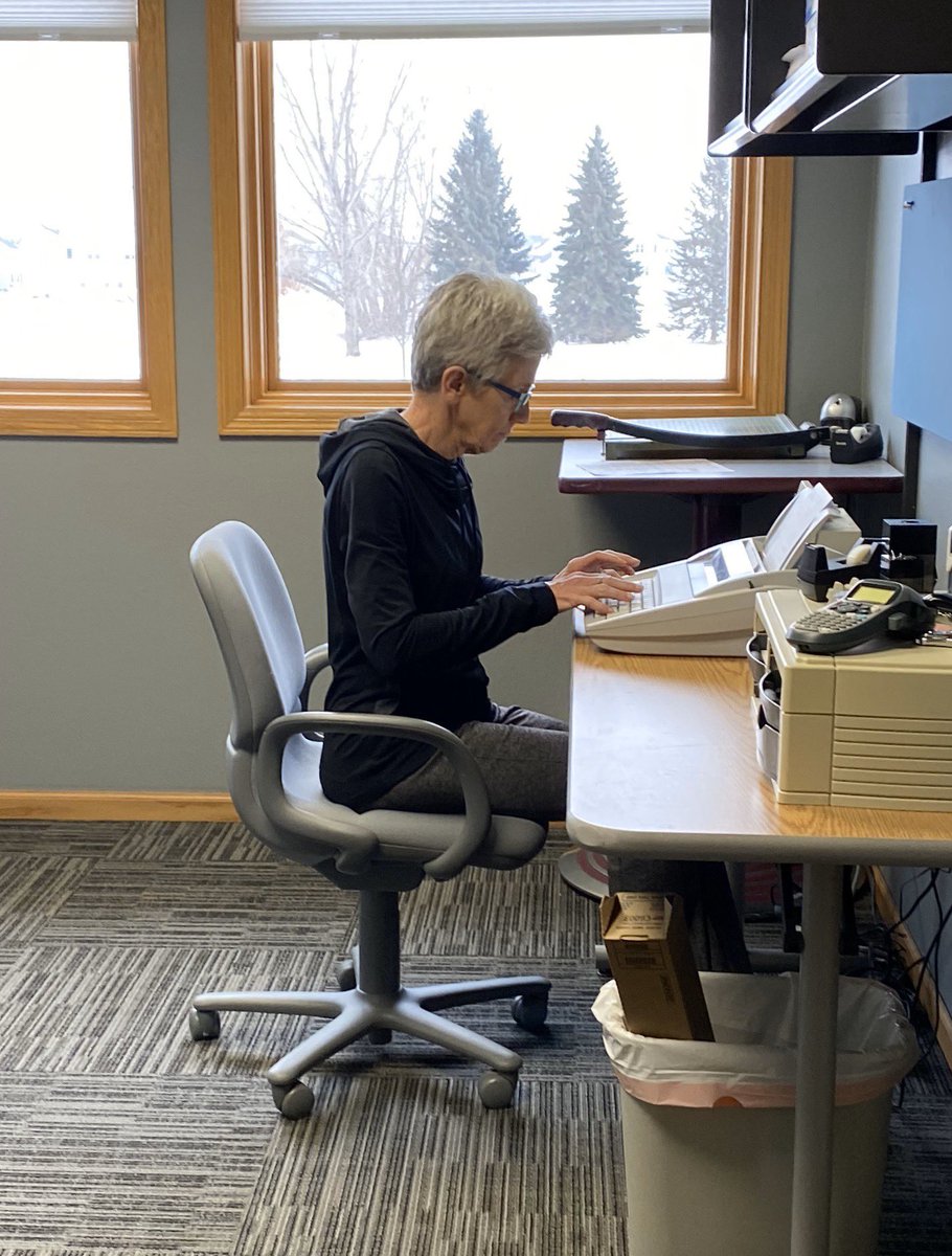 MNSBAGLee's tweet photo. Sue’s last week of employment at @mnmsba before she retires and she goes #Retro. Thanks Sue for your 42 years of excellent service. We will miss you. https://t.co/nA3BNlU6Fd