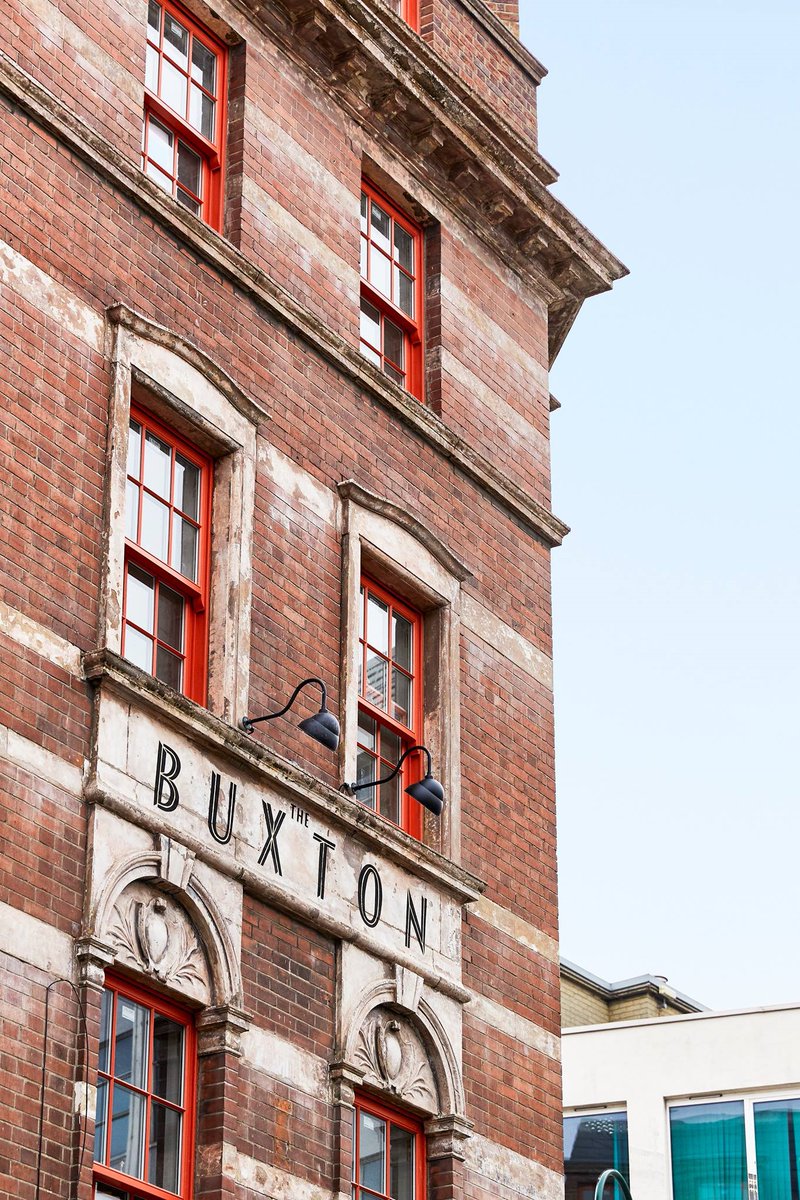 krombacherUK's tweet photo. Still not tried our 0,0 Pils? Well if you're in the #E1 area of #London then visit our friends at The Buxton on Osborne Street who will be happy to help you out #PilsIsOurPassion #Beer #AlcoholFree #DryJanuary #LowOrNo #Krombachering https://t.co/qMVFsfV5TE https://t.co/W7ahTriNiy
