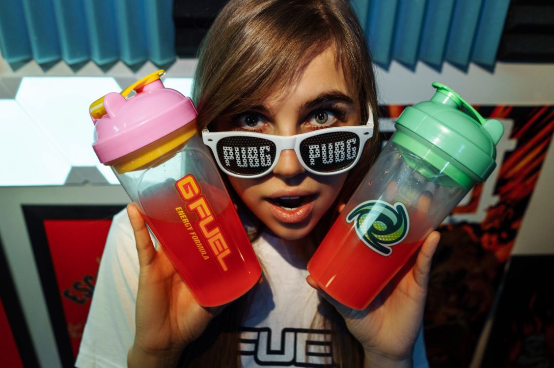 What flavor is our girl <a href="/Danucd1/">DanucD</a> sippin' on here?? 🤔👇