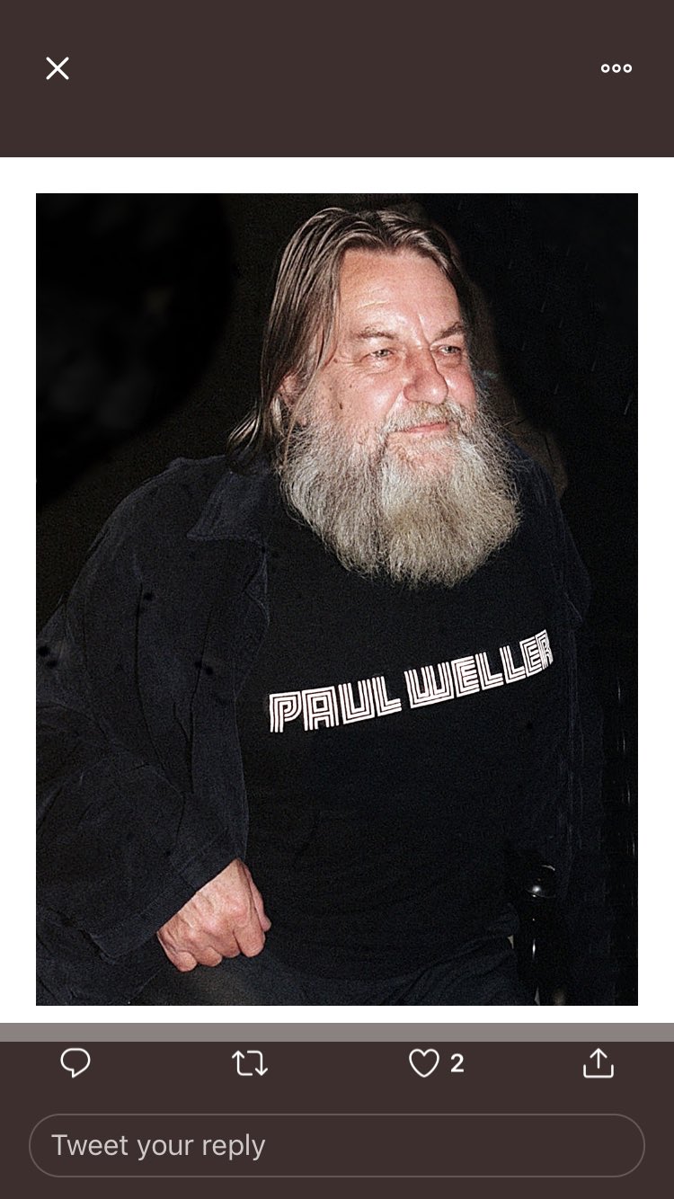 Happy birthday to the great Robert wyatt , sporting a great T-shirt 