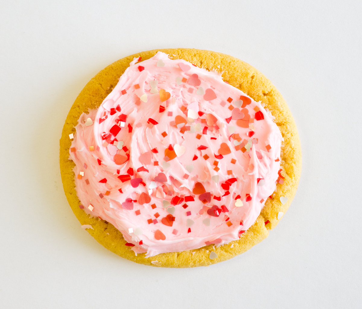 edibleglitter's tweet photo. #valentinesday is right around the corner! What better way to show the world you love them than incorporating beautiful sparkling blends of #edibleglitter in your snacks! https://t.co/7QN76eUNFK