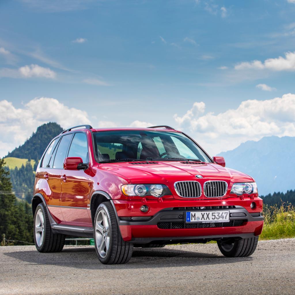 BMW Classic on Twitter: "Sporty #adventure - wherever, whenever: first generation of the #BMW (#E53). The 4.6is, pictured here in stunning Imolarot II, accelerates 100 in 6.5 seconds