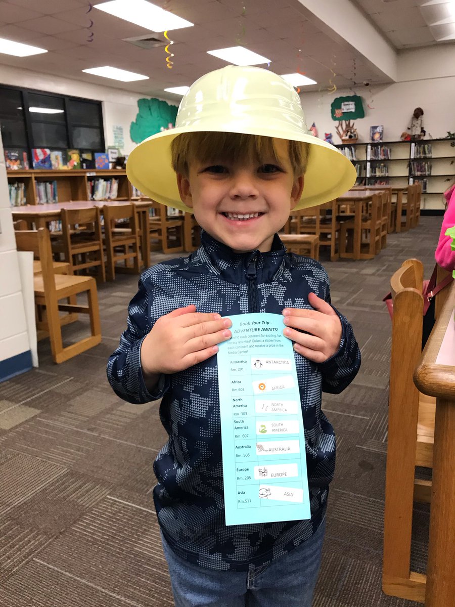 lakeschools's tweet photo. It’s “Celebrate Literacy Week” in Florida public schools @SSESBlackBears started their adventure by have award-winning author Taryn Souders present books to students during the day and lead a book signing and author chat during the book fair Monday evening! https://t.co/6b8Qfxmn0o