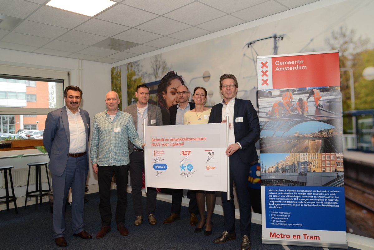 TMC_Nederland's tweet photo. Vanmiddag werd in Amsterdam het gebruik- en ontwikkelconvenant NLCS getekend door de samenwerkende LightRail-bedrijven en het @bimloket. Ze gaan samen aan de slag om binnen dit segment de standaardisatie vanuit de BIM-filosofie vorm te geven. TMC was erbij. Later meer... https://t.co/iEHOtUOmC0