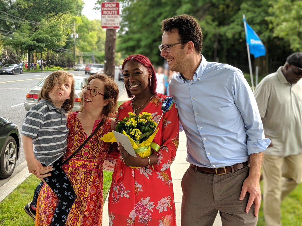 SupportGenHope's tweet photo. Do you follow us on #Instagram? Today for #NationalMentoringMonth, Karyn &amp; Alex, the awesome #ResourceFamily for Scholar Alicia, are taking over our IG to share their experience supporting Alicia &amp; her two sons as she works towards her bachelor's degree! https://t.co/w4GfXkF58J https://t.co/pFXlwTlTBM