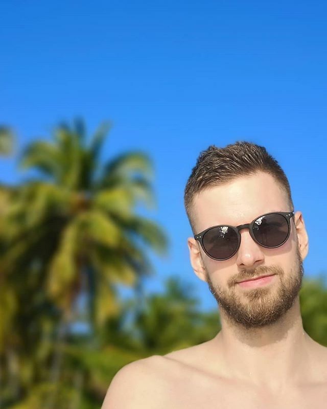 ChmielnikJr's tweet photo. Coach on holidays 🎉 #sun #january #notwarsaw #polishboy #nowork #nopractice #justchill #holidays #vacationmode https://t.co/0Lz3h3Wxxb https://t.co/iUsWVQ7LHF
