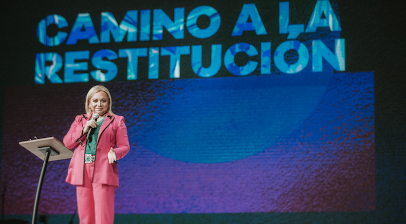VisionG12's tweet photo. "Cuando uno ha pasado por el quebrantamiento esta en el mejor momento para el crecimiento y la multiplicación."

@claudiacaste #ConvenciónG12 #Visión2020 https://t.co/XC7TnxSNBG
