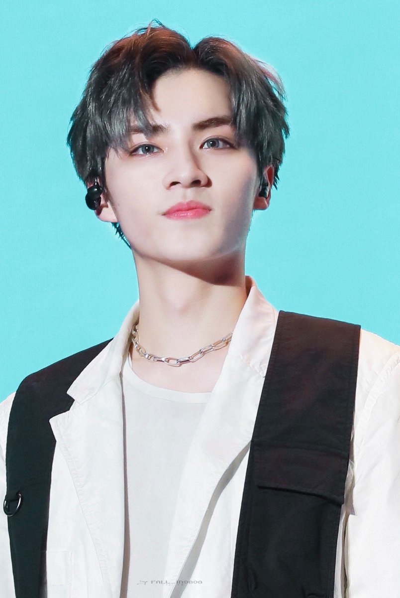 FallIn0808's tweet photo. 191228 深圳FM
有一点想念💚💚💚
#샤오쥔 #WayV  #肖俊 #XIAOJUN  #WayV_XIAOJUN https://t.co/xgc6EZCjGI