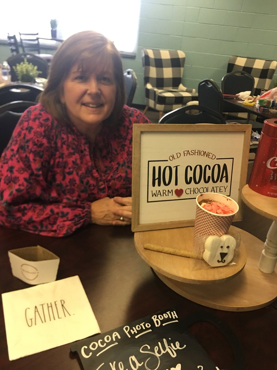 Smith2Robin's tweet photo. Amazing Teacher's Hot Chocolate bar! #PNBhotcocabar #PaulThiessen https://t.co/7ePbuosAtc