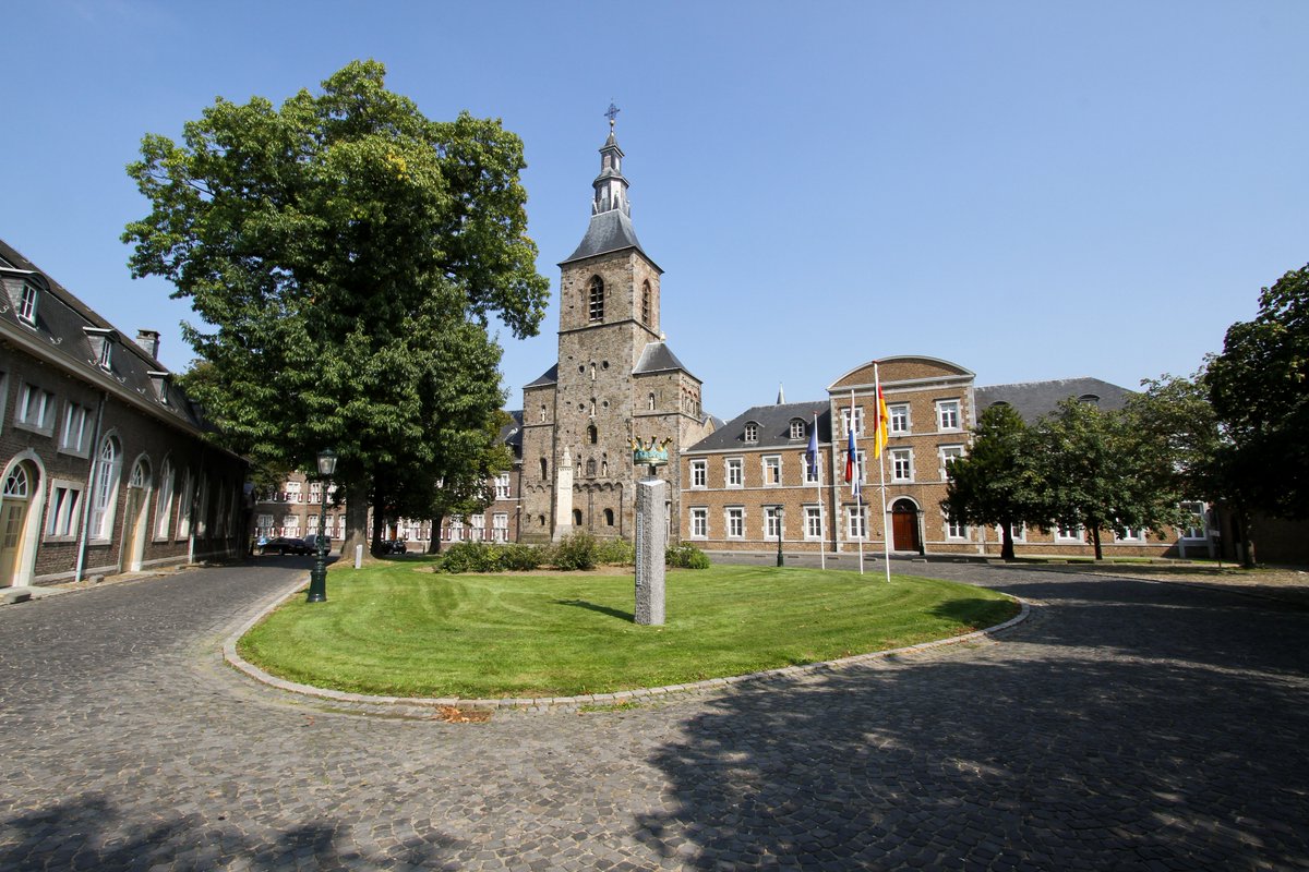 ZO-NWS (@zo_nws) on Twitter photo In de <a href="/AbdijRolduc/">Abdij Rolduc</a> in #Kerkrade is een expositie te zien van cursisten van de VrijeAkademie Parkstad. ow.ly/1uzo50y87L5 In de <a href="/AbdijRolduc/">Abdij Rolduc</a> in #Kerkrade is een expositie te zien van cursisten van de VrijeAkademie Parkstad. ow.ly/1uzo50y87L5