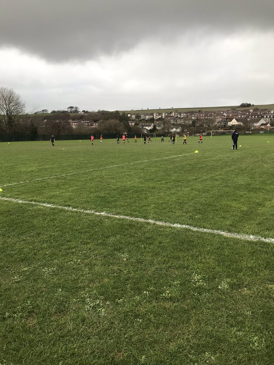 Great to see a good turnout for year 7 football training tonight. Lads have worked hard on the theme of counter pressing. Unfortunately we have some Liverpool and Man City fans amongst the players!! It did mean they picked up the concept quickly!