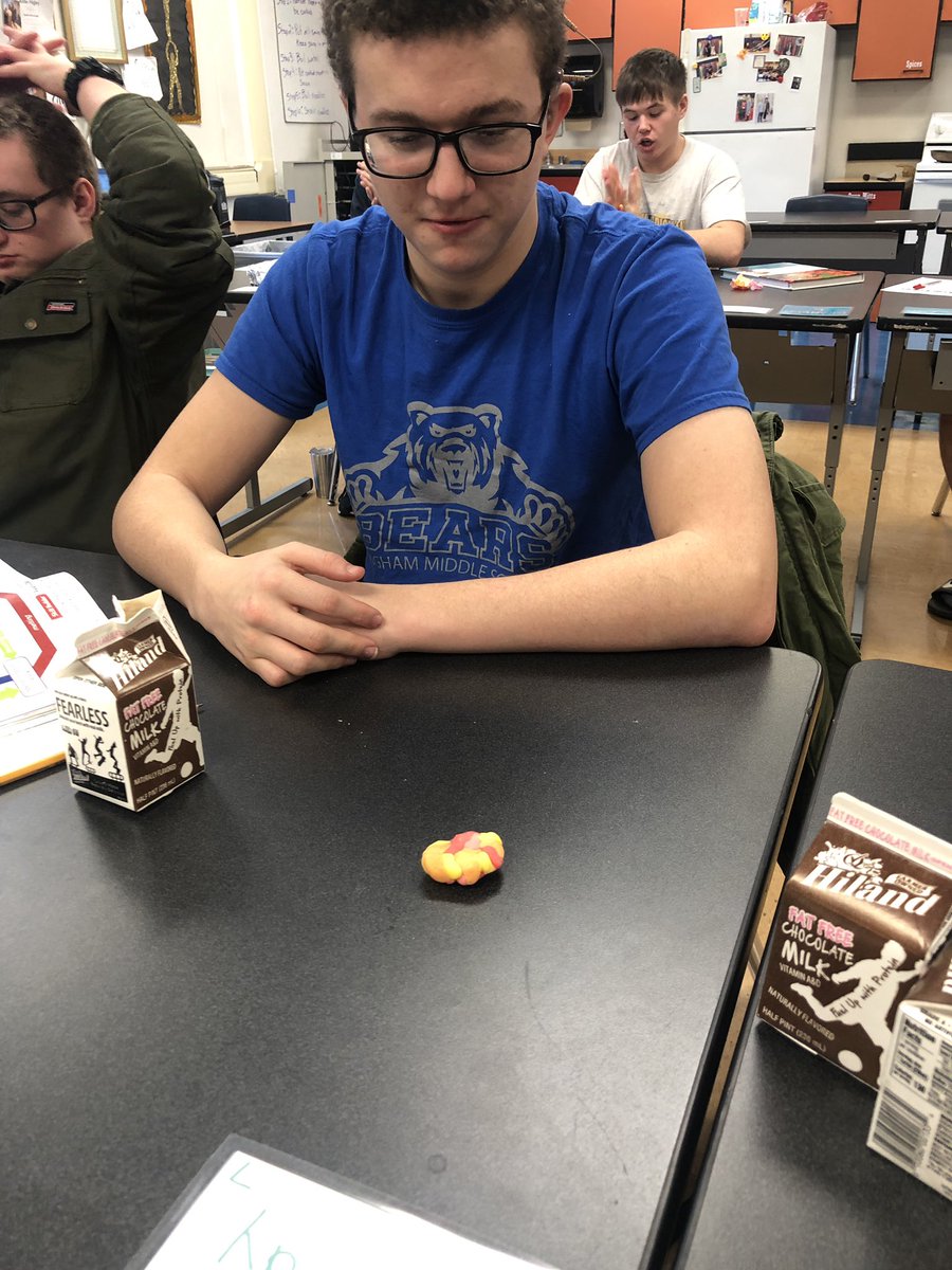 MrsLarson_VH's tweet photo. Today in Science we learned about the rock cycle by creating sedimentary, metamorphic and igneous rocks using starbursts! @ChrismanBears @ISDSchools #isdstrong #isdscience https://t.co/3pvRO1DeEw
