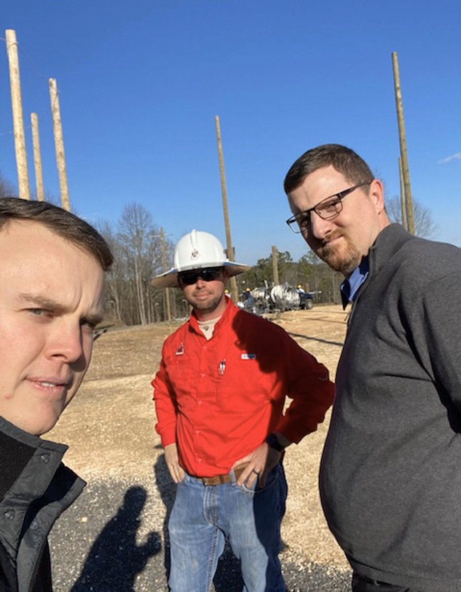 pitchdia's tweet photo. A snapshot of Bob Caperton, Barry Slaymaker, and Waylon Hasty talking business. Waylon is the Director of Elite Lineman Training Institute and a friend of the DIA. Elite Lineman was the 2nd place finisher in the 2019 pitch competition! https://t.co/RQw2WOXNwW