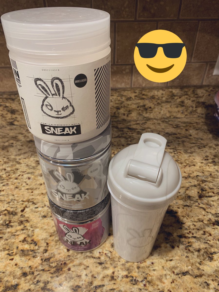 es_dejaa's tweet photo. I have gone over a month now with no energy drinks, I have lost weight, I have had my natural energy restored and substitute then with @WeAreSneak energy for both Streaming and lifting. Make the change for a healthier life style. When we look professional we feel professional! https://t.co/JIDpe0cYfT