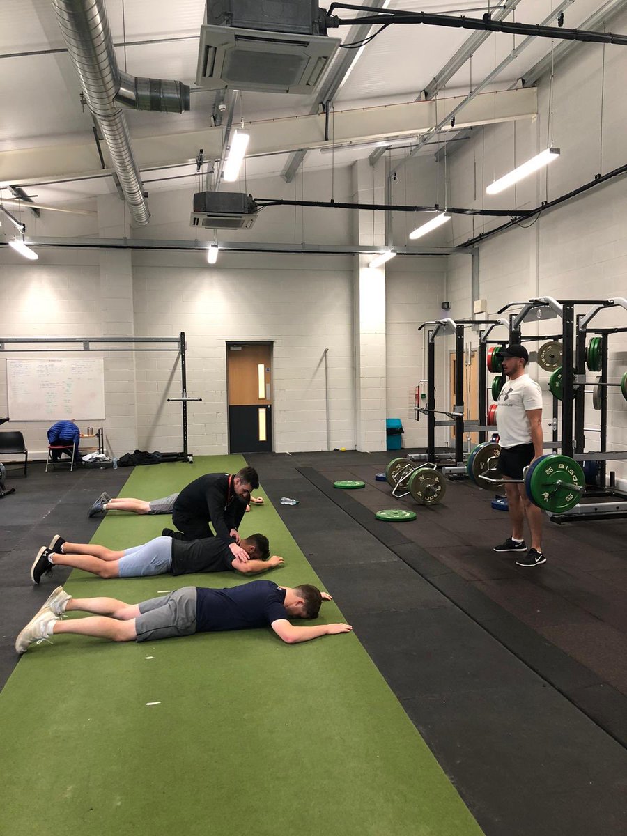 UCLanGolf's tweet photo. Our 1st Team beginning their 2020 performance sessions with @joshcarter28 working on physical conditioning and linking to ball flight
#TeamUCLAN🌹💪🏽🏋🏼♀️🏌🏼♂️🏌🏼♀️
#MyerscoughGolf #GolfPerformance #GolfFitness #StrengthandConditioning #UniGolf #UCLanGolf #paintopar #correctmyswing https://t.co/3HHmYPoUrG