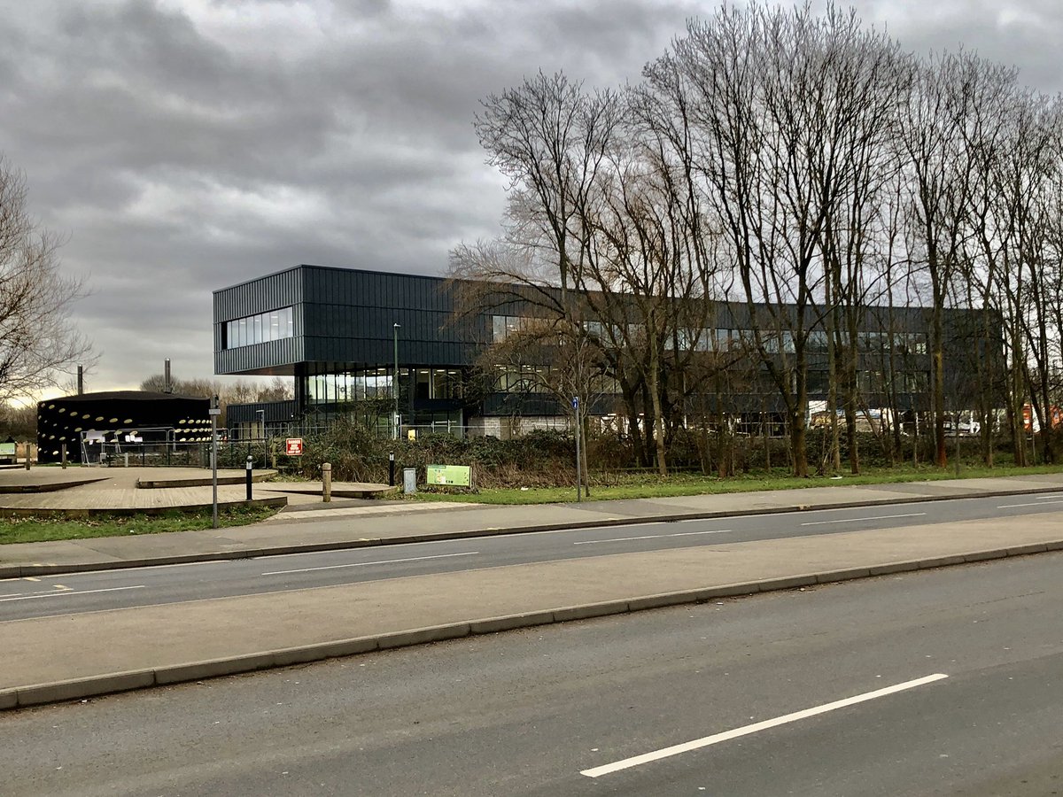 nickgcpmg's tweet photo. The #NSP2 office development on University Boulevard was looking great this afternoon - despite the gloomy skies @WillmottDixon #peoplepurposeplace #NottinghamSciencePark #architecture https://t.co/CvXDlIvTr5