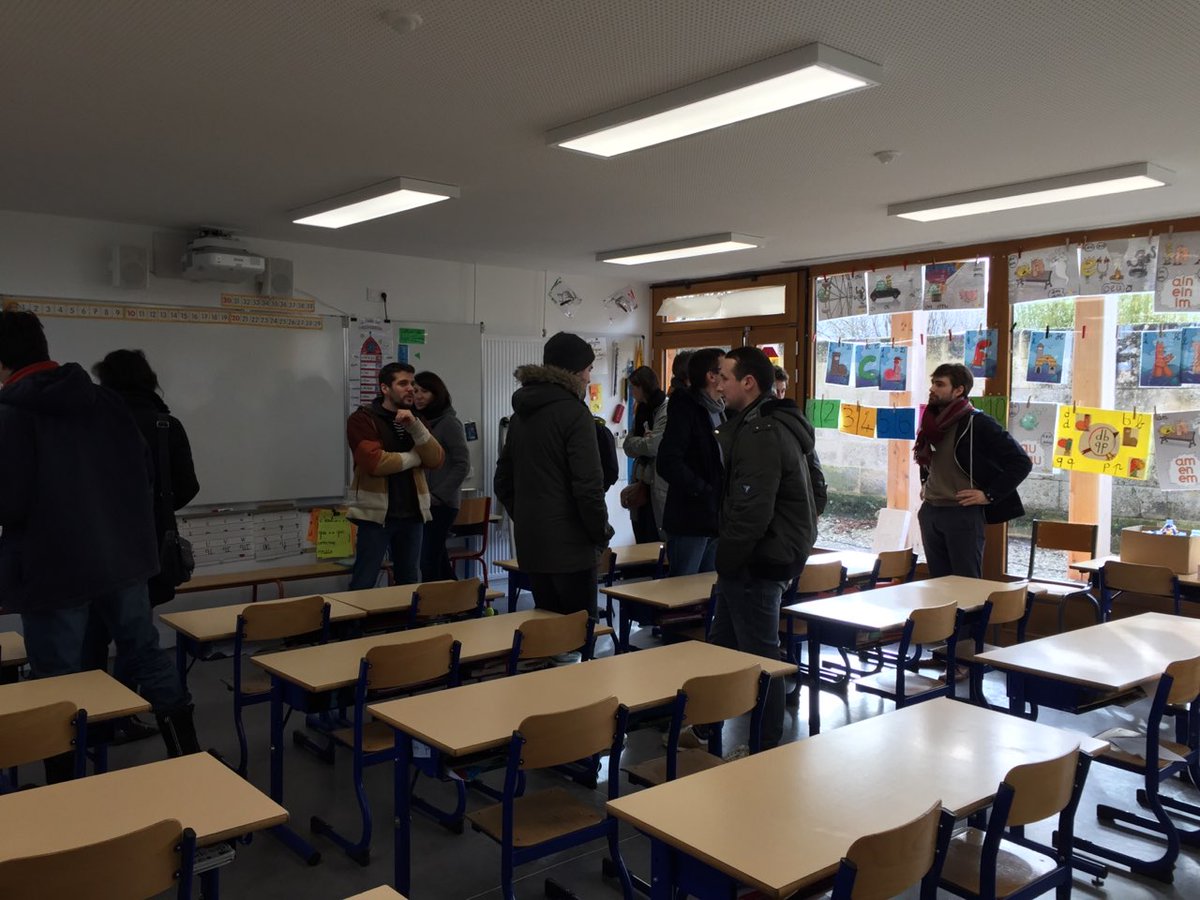 ClusterOdeys's tweet photo. aujourd'hui c'était la visite d'un groupe scolaire bois-paille à L'Isle d'Espagnac 👷➡️
Retour d'expérience de la collectivité et de la maîtrise d'œuvre Dauphins Architecture et  @OverdriveBET ! #Innovation #BTP #NouvelleAquitaine #constructiondurable https://t.co/pZWRdnYKft
