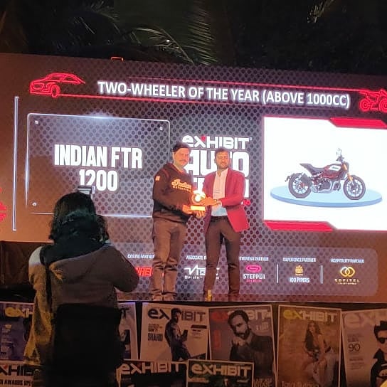IndianMotorIND's tweet photo. 2020 got off to a fantastic start for us at #indianmotorcycle! We are thrilled to see Indian FTR 1200 S win the two-wheeler of the Year Award (Above 1000CC) at #ExhibitAutoTechAwards 2020. @exhibitmagazine #ftr #ftr1200s #ExhibitMagazine #EATA #Bikes
#AutoAwards https://t.co/MKQfdjfS2I