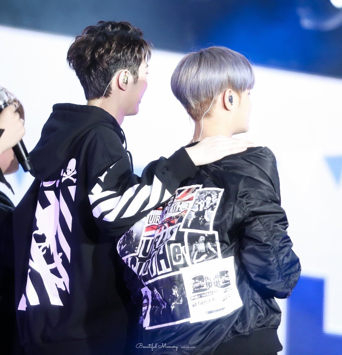 [🎂] สุขสันต์วันเกิดแดฮวีผู้น่ารัก🌻

ขอให้มีสุขภาพร่างกายที่แข็งแรง ทุกๆวันเต็มไปด้วยความสุขอยู่เสมอ
มีรอยยิ้มที่สดใสและเป็นพลังบวกให้คนรอบข้างแบบนี้ต่อไปเรื่อยๆเลยนะคะ

#빛나는_대휘의_스무살
#HappyTwentyDaehwi