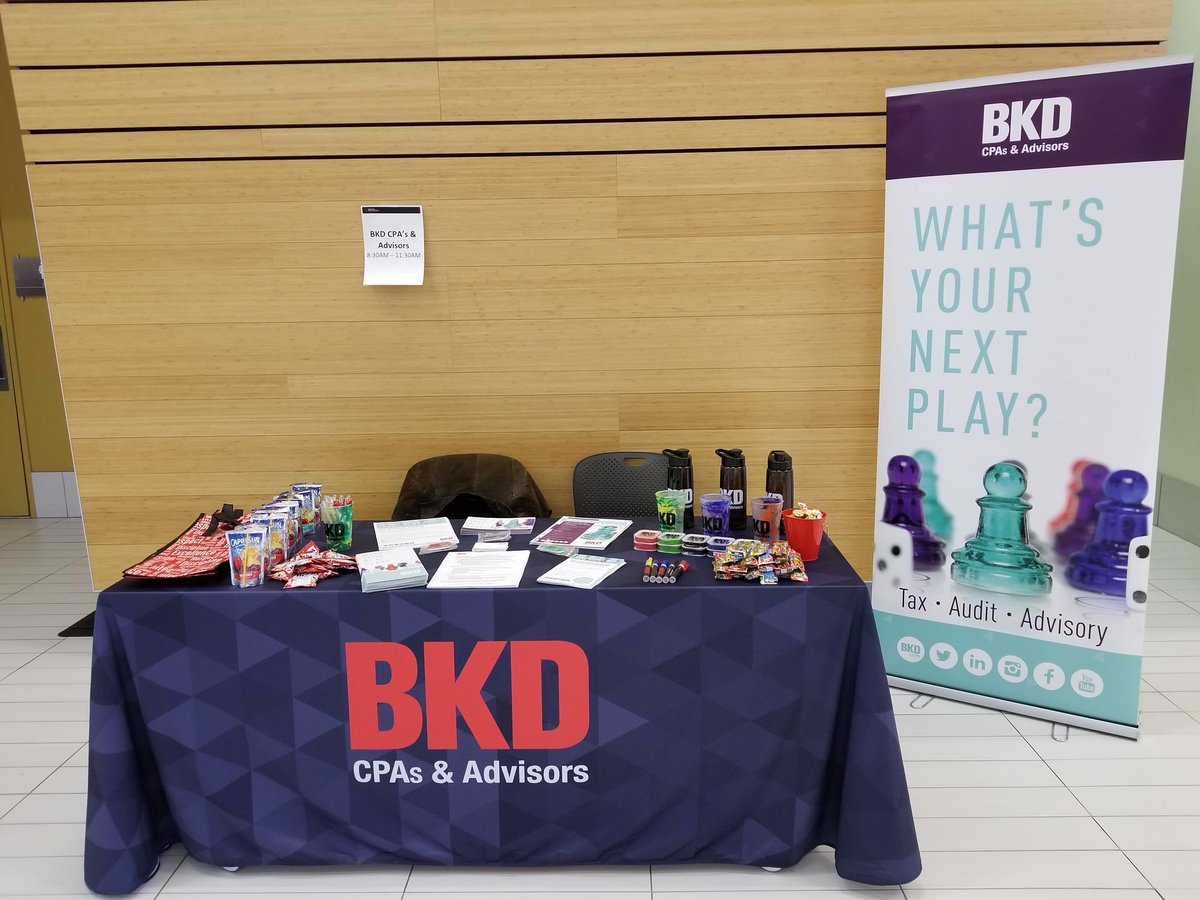 ChristineFelke's tweet photo. #UofU accounting majors swing by and learn about #BKDCAREERS, grab some swag and goodies. https://t.co/TAo9mmnzhi