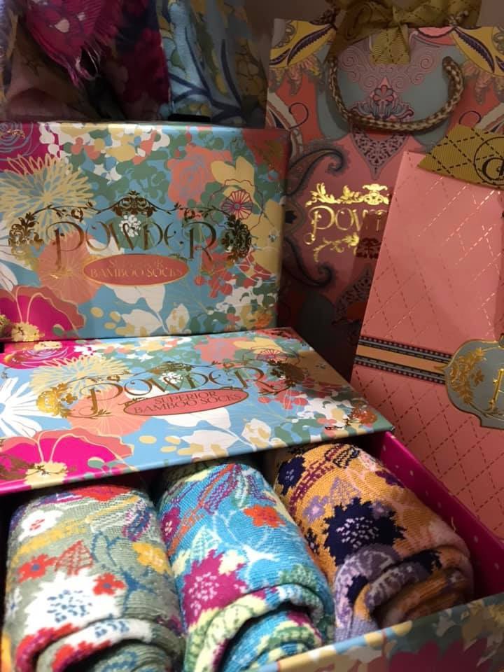 HighworthEmpori's tweet photo. We are beyond excited to introduce this vibrant & beautiful new range of bamboo alphabet socks & scarves ๐๐ค๐ They also come with gorgeous gift bags ๐
#highworth #highworthemporium #shoplocal #supportlocal #highstreet #powderuk #socks #bamboosocks #scarf #giftideas #bamboo https://t.co/KsDS9vtRRu