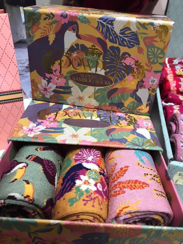 HighworthEmpori's tweet photo. We are beyond excited to introduce this vibrant & beautiful new range of bamboo alphabet socks & scarves ๐๐ค๐ They also come with gorgeous gift bags ๐
#highworth #highworthemporium #shoplocal #supportlocal #highstreet #powderuk #socks #bamboosocks #scarf #giftideas #bamboo https://t.co/KsDS9vtRRu