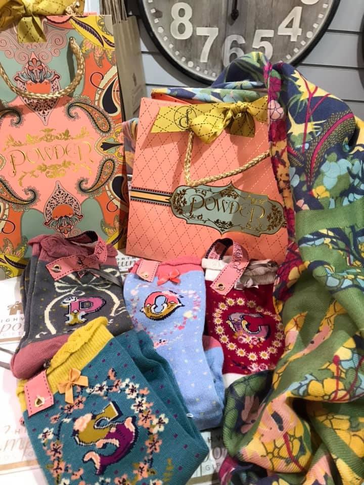HighworthEmpori's tweet photo. We are beyond excited to introduce this vibrant & beautiful new range of bamboo alphabet socks & scarves ๐๐ค๐ They also come with gorgeous gift bags ๐
#highworth #highworthemporium #shoplocal #supportlocal #highstreet #powderuk #socks #bamboosocks #scarf #giftideas #bamboo https://t.co/KsDS9vtRRu
