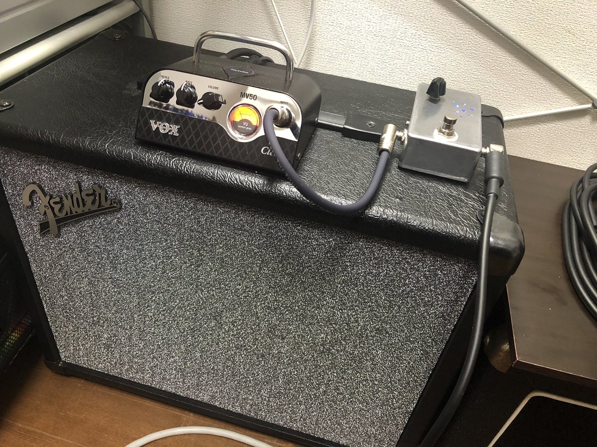 kei_style_'s tweet photo. 簡単に出来上がった。所要時間3分程度(説明書読みつつかつ慎重に。。)
音質はとてもクリアでクリスプに感じます。澄き通っていてキレイ。(個人的な感想)
アンプ直で、ずっと弾いていたい感じをうける音。心地よい(^^)
#freethetone #SLF #CU6550 #MV50Clean #mod #真空管ブースター https://t.co/DWN6GXf2gG