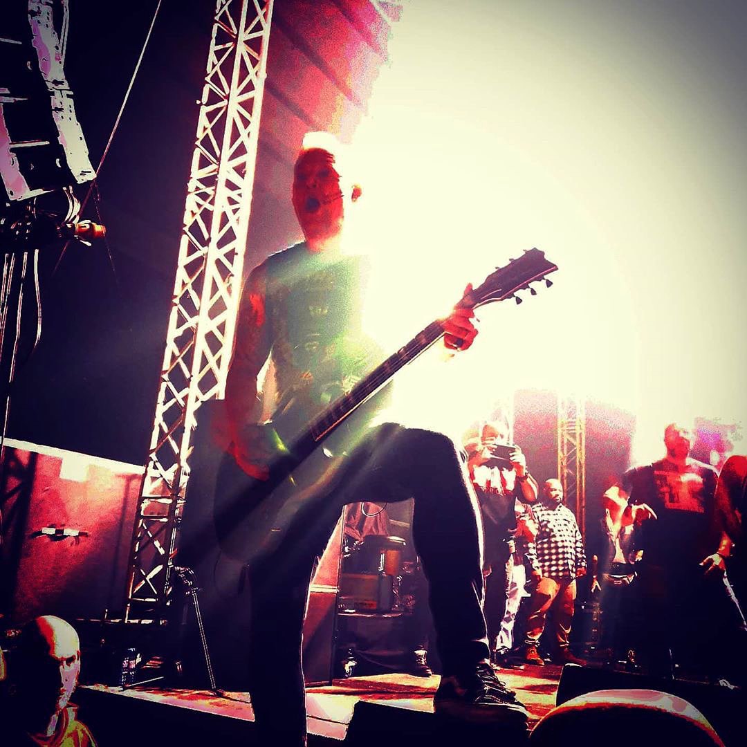 billybiohazard's tweet photo. Liquid Lighte

@marko99rocks some Shades of Grey...😎
#billybio #billybiohazard #biohazard #persistencetour #hardcore #hardcoremusic https://t.co/hhlPlXwnLx