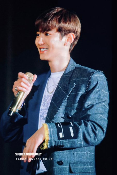 ChanyeolChile's tweet photo. 200129 Previews de #CHANYEOL durante la segunda y ultima fecha de «EXO-SC Japan Special Event 2020» realizado el día de hoy {9}🥺✨
cr: SAB
#엑소 #박찬열 #찬열 #PCY #LOEY #EXOL #Yeolmae #OBSESSION #EXODEUX #EXO #EXO_SC #KPOP #SideBySideEXOSC #EXOSCinJapanDay2 https://t.co/50dD1WWdOD