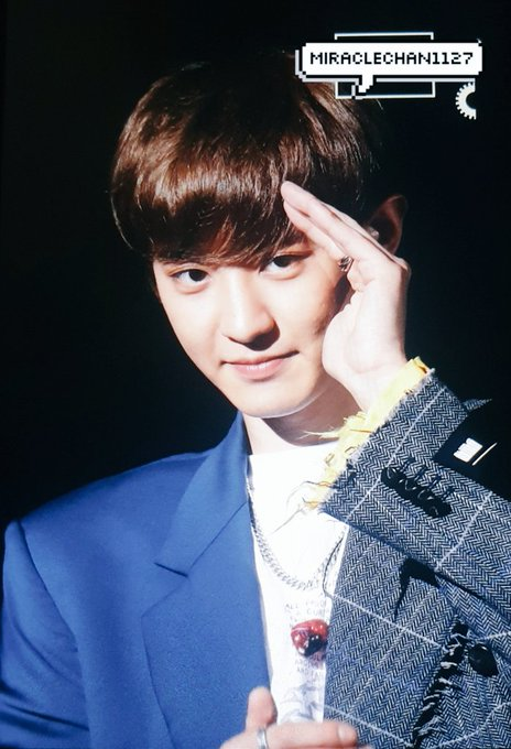 ChanyeolChile's tweet photo. 200129 Previews de #CHANYEOL durante la segunda y ultima fecha de «EXO-SC Japan Special Event 2020» realizado el día de hoy {10}🥺✨
cr: SAB; miraclechan1127
#엑소 #박찬열 #찬열 #PCY #LOEY #EXOL #Yeolmae #OBSESSION #EXODEUX #EXO #EXO_SC #KPOP #SideBySideEXOSC #EXOSCinJapanDay2 https://t.co/ohKFV52uWj