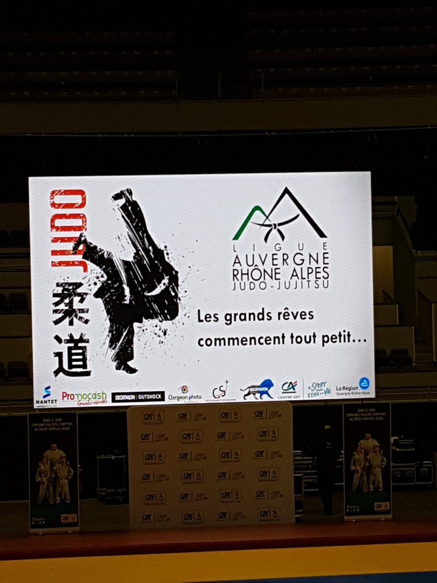 Magnifique événement autour des enfants et des hauts gradés 
#Sportecoledelavie <a href="/ca_centrest/">Crédit Agricole Centre-est</a> <a href="/Credit_Agricole/">Groupe Crédit Agricole</a> @ligueaura @ffjudo_officiel #Ddouillet