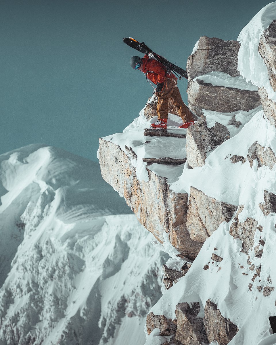JulboEyewear's tweet photo. Steep skiing, the search for the unknown🤩
Discover #thefirstsecond of @vivian_bruchez
👉https://t.co/3zf7C6tfF0
📷@HelloJeremyFoto
#julbo #julboathlete #steepskiing #skimountaineering https://t.co/mjvERmRzB6