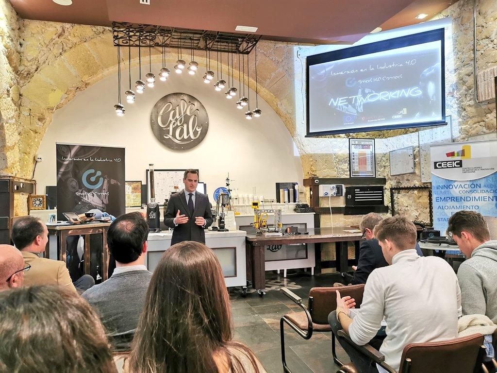 CEEICT's tweet photo. "La familia @Smarti40 Connect sigue creciendo" 🏭🤖

Seguimos inoculando el virus de la innovación y las tecnologías 4.0, creando nuevas #Startups 4.0 y consolidando las ya aceleradas en @Ceeict

“Esta GRAN familia respira #industria40 por los 4 costados“ 🚀 https://t.co/gb0lDz86bA