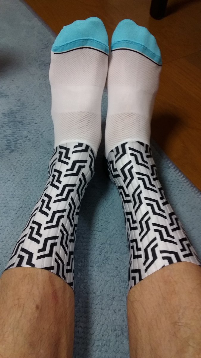 muurkoyama's tweet image. エアロソックス着弾。
丈の長さもいい感じ。
#sockdoping
@pongo_london