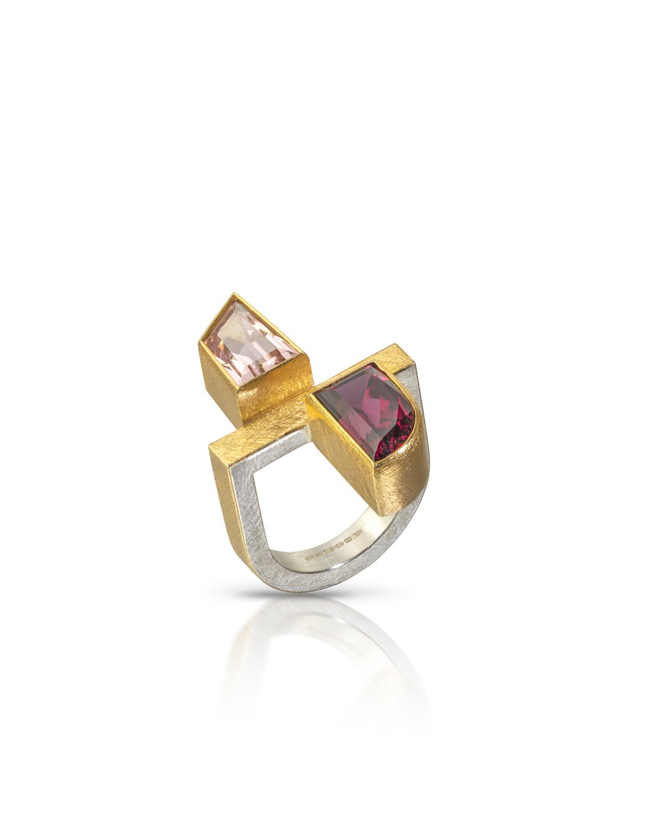 GoldsmithsCo's tweet photo. Don't forget to apply for Goldsmiths' Fair 2020, applications close Thursday 27 February. Apply now! - https://t.co/2wNqWdxtdC

#GoldsmithsFair #Goldsmiths #TheGoldsmithsCompany #ContemporarySilver #Silver #Jewellery #Makers #Gems #Silver #Gold https://t.co/DnkKk8v13q
