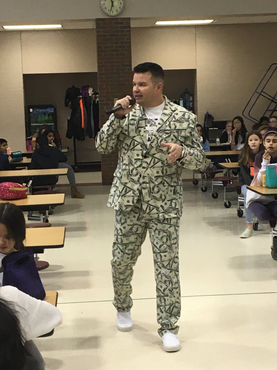 KarrerMS's tweet photo. Mr O’Neal is dressed for success as talks to students about the cash and prizes available to them at this year’s Magazine sale! #payitforward https://t.co/PBdvIPVCbA