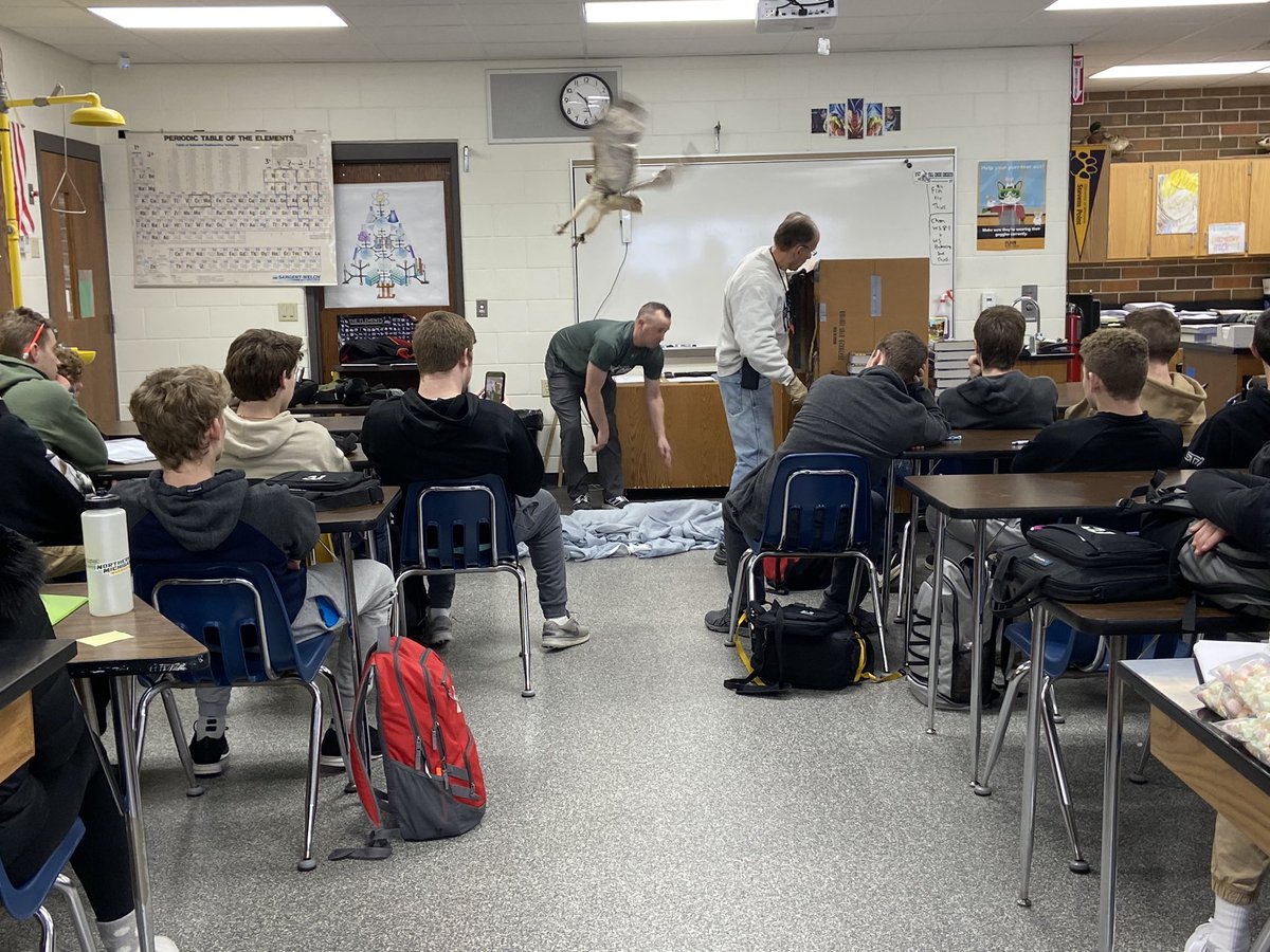 Falconry Day in Ecology!!! <a href="/MarcusFCCHEM/">Marcus Wahleithner</a> #ecology #falconry #coteach <a href="/fccrickets/">Fall Creek School District</a>