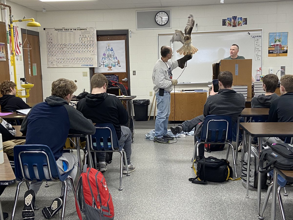 EmilyKubow's tweet photo. Falconry Day in Ecology!!! @MarcusFCCHEM #ecology #falconry #coteach @fccrickets https://t.co/yRJTZETySJ