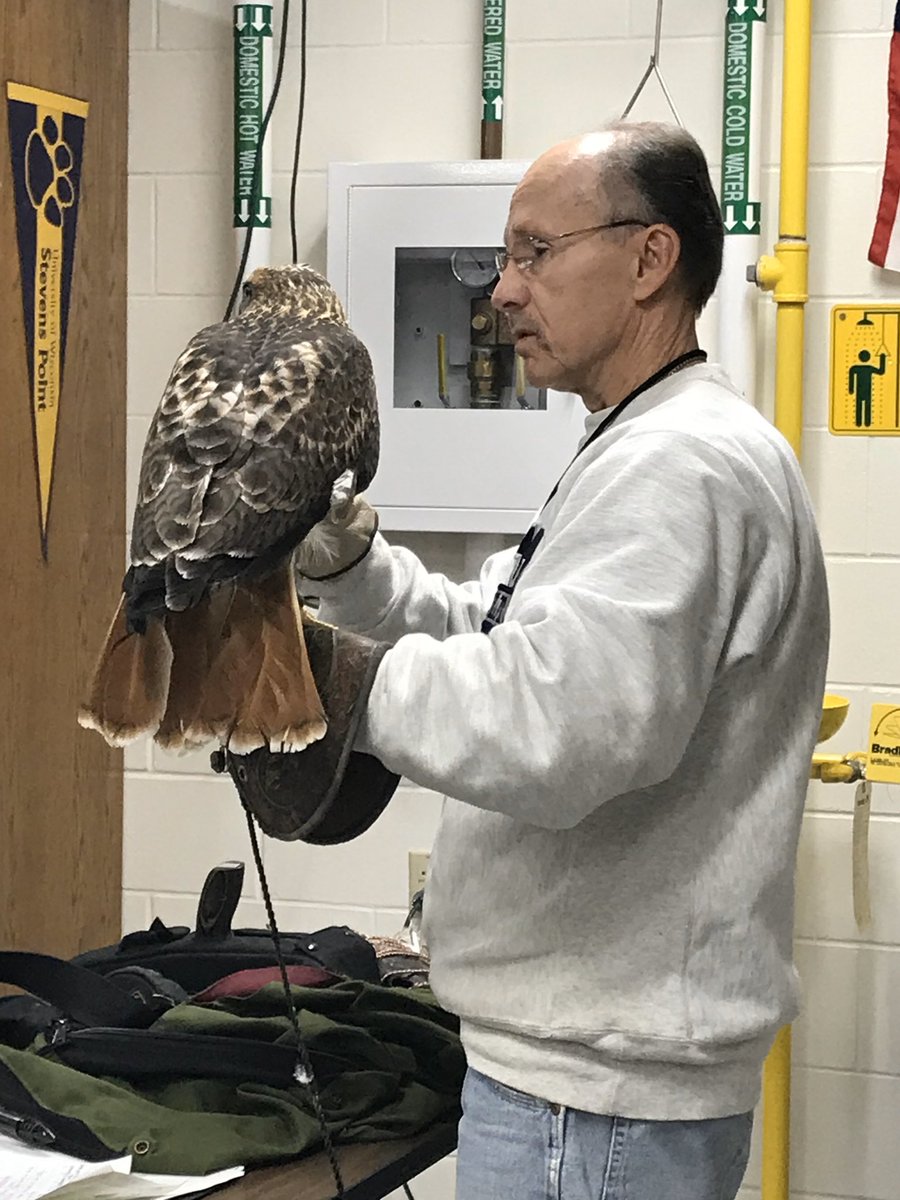 EmilyKubow's tweet photo. Falconry Day in Ecology!!! @MarcusFCCHEM #ecology #falconry #coteach @fccrickets https://t.co/yRJTZETySJ
