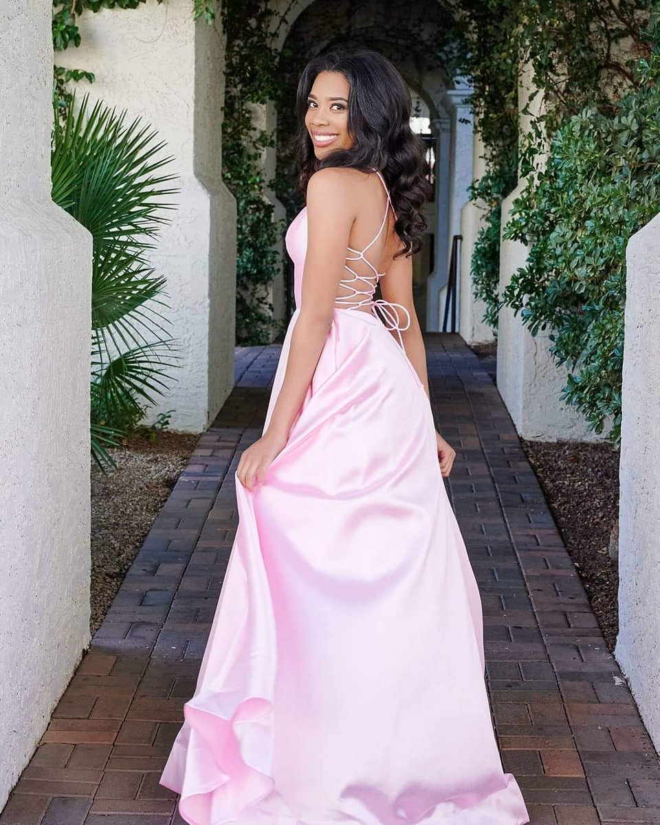teamchloeinfo's tweet photo. On Wednesday's we wear @glamsquadaz 💗
It's Prom season! DM me for my ambassador card so you can get free earrings when you purchase your dress from Glam Squad Couture!
📸: @PGphotographyAZ
💄: @KensingtonMUA
🏩: @ArizonaGrand
👗: @SherriHill
#GlamSquadAZ #prom #TeamChloé https://t.co/n6rGLdYjwY