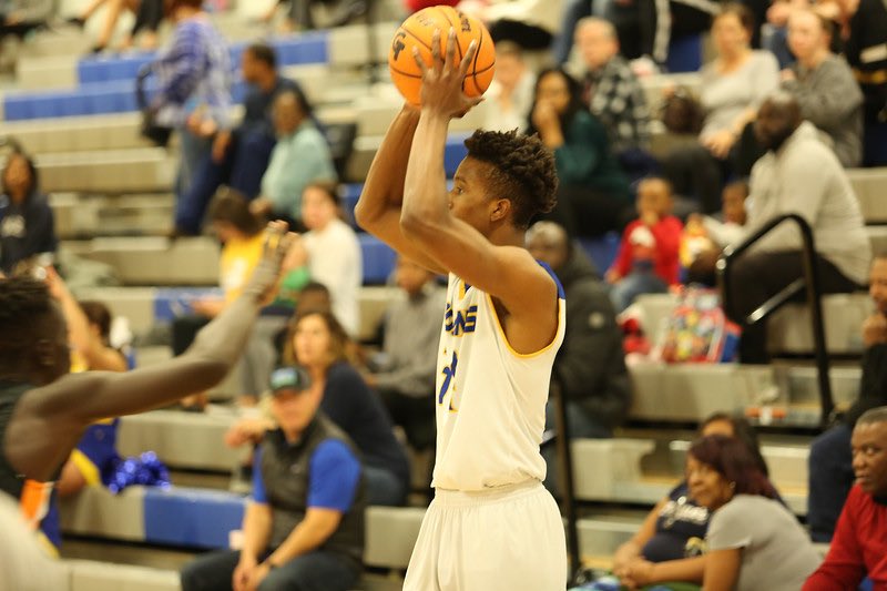 Garner varsity Basketball v Fuquay photos are up!!
(steventett.smugmug.com/Garner-Varsity…)