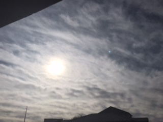 MollyBuvoCia's tweet photo. What the bleep is this plasma sky in southern Arizona today? We had one day of pale blue, now itโs back to acid rain in the forecast.
#GeoengineeringGenocide
#Aluminum
#Plasma
#SolarDimmingDuringSolarMinimum https://t.co/S30JPsALjh