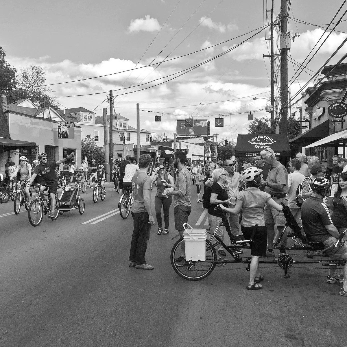 PatrickPiuma's tweet image. Looking forward to talking w/ Ben Botkins and Jeff Rawlins about commercial corridors, Bardstown Road, and urban infill projects they are working on on said roadway today (1/29) at 4 pm on @_Citystate Radio on WXOX 97.1 Louisville and steaming on ARTxFM.com! @ARTxFM