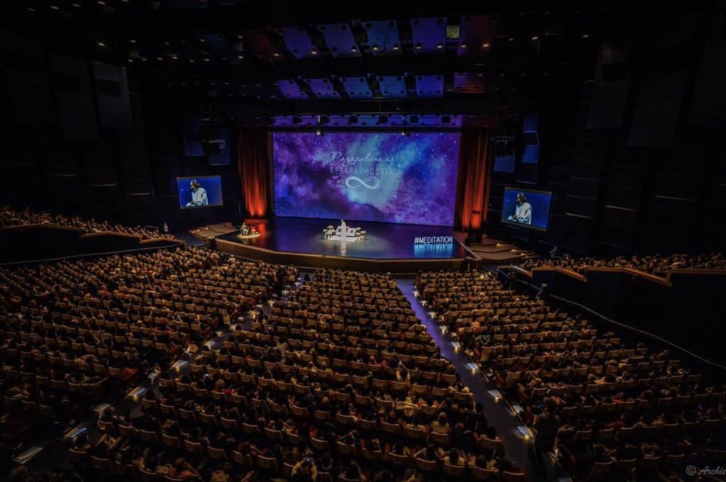 JGDSwamiji's tweet photo. Unveiling Infinity with Gurudev @SriSri ji in Bulgaria.
#Meditationtechniques from #VigyaanBhairav, an #ancientscripture from the school of #KashmiriShaivism https://t.co/PAGA45Plti