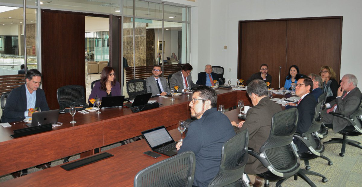 camaracomerbog's tweet photo. .@UEmpresarial promoverá la formación de profesionales en Bogotá - Región y trabajará en las necesidades de talento humano que los empresarios requieren en 2020. https://t.co/7qpKY5JeJI