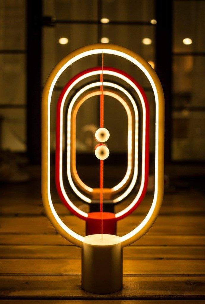 BasingstokeGogo's tweet photo. Have you discovered our Heng balance lamps yet? Available in Red, White or Black, these lamps are turned on by connecting the two magnets in the centre. Find them in our store window to see the magic for yourself! 💡

#Light #Lamp #Lighting #Magic #Magnet #Glow #Decor #HomeDecor https://t.co/ibBEsB7LNL